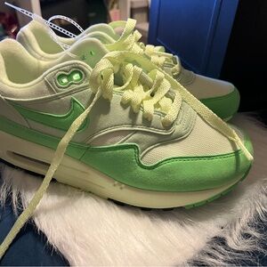 Nike Kids Sneakers - Light Green and White